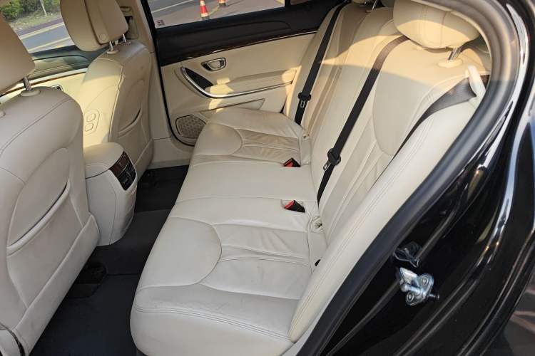 Used Roewe e950 2016 1.4T Luxury Edition Left Rear Seat