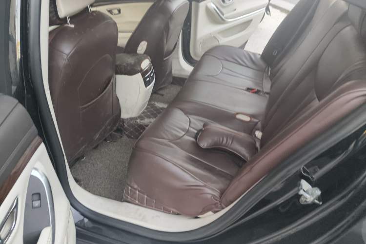 Used Roewe e950 2016 1.4T Luxury Edition Left Rear Seat