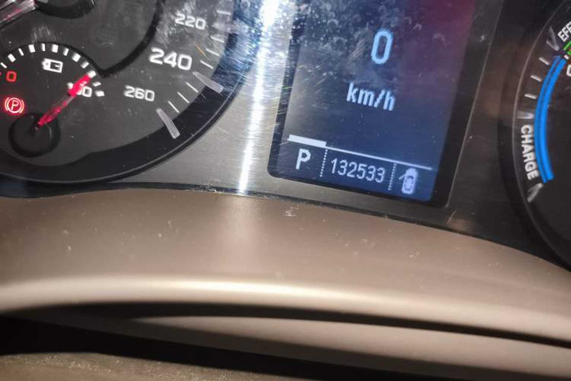 Used Roewe e950 2016 1.4T Luxury Edition Odometer Close Up