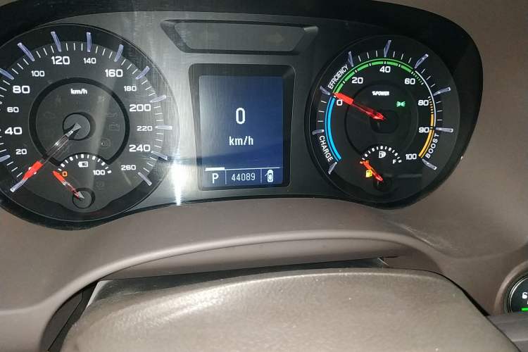 Used Roewe e950 2016 1.4T Luxury Edition Odometer Close Up