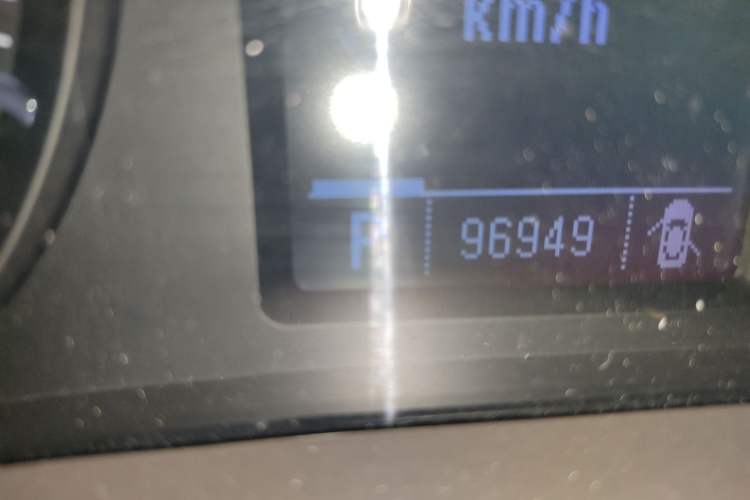 Used Roewe e950 2016 1.4T Luxury Edition Odometer Close Up