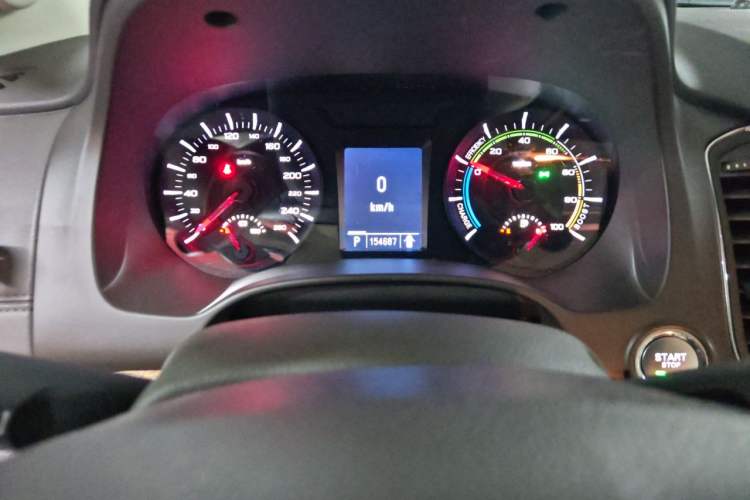 Used Roewe e950 2016 1.4T Luxury Edition Odometer Close Up
