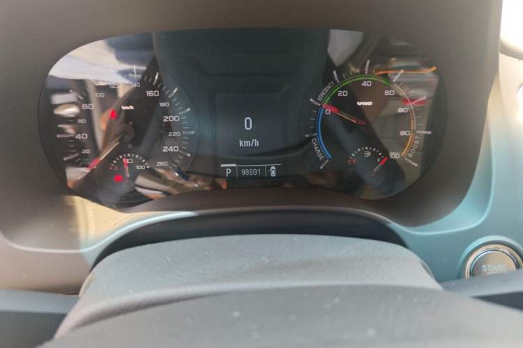 Used Roewe e950 2016 1.4T Luxury Edition Odometer Close Up