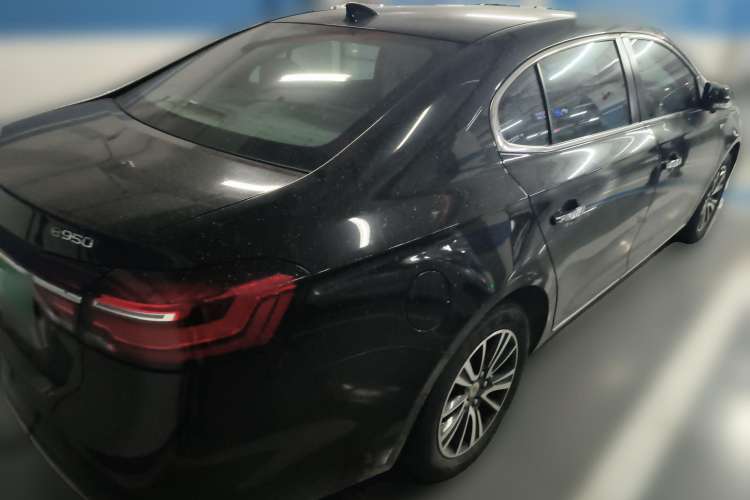 Used Roewe e950 2016 1.4T Luxury Edition Rear Right 45 Deg