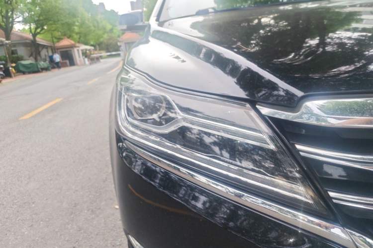 Used Roewe e950 2016 1.4T Executive Deluxe Edition Right Front Headlight