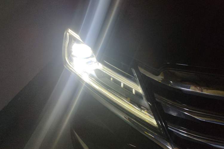 Used Roewe e950 2016 1.4T Luxury Edition Right Front Headlight