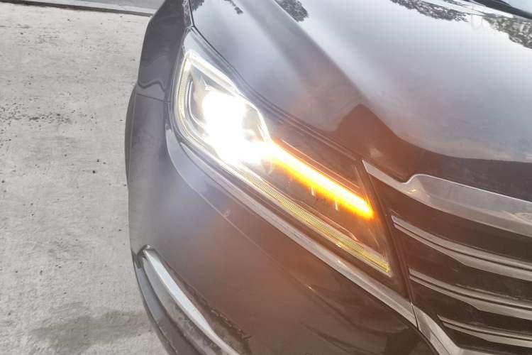 Used Roewe e950 2016 1.4T Luxury Edition Right Front Headlight