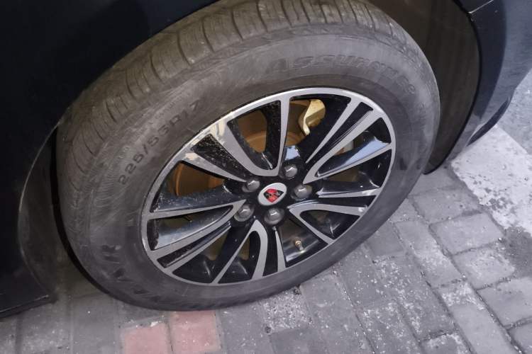 Used Roewe e950 2016 1.4T Luxury Edition Right Front Wheel Hub