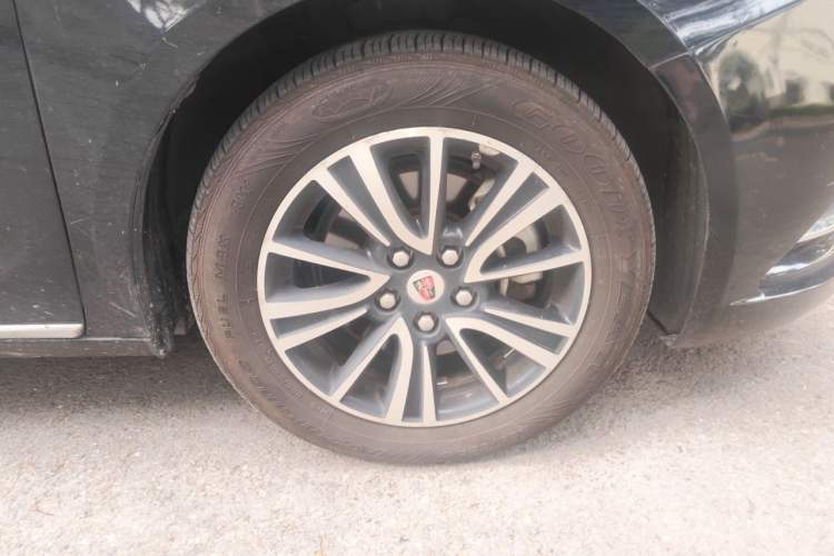 Used Roewe e950 2016 1.4T Executive Deluxe Edition Right Front Wheel Hub