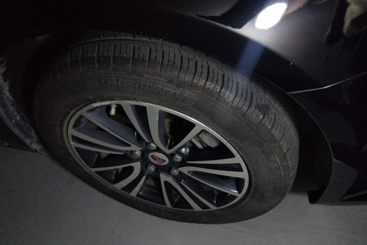 Used Roewe e950 2016 1.4T Luxury Edition Right Front Wheel Hub