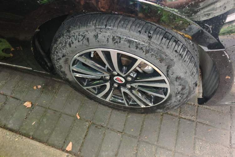 Used Roewe e950 2016 1.4T Luxury Edition Right Front Wheel Hub