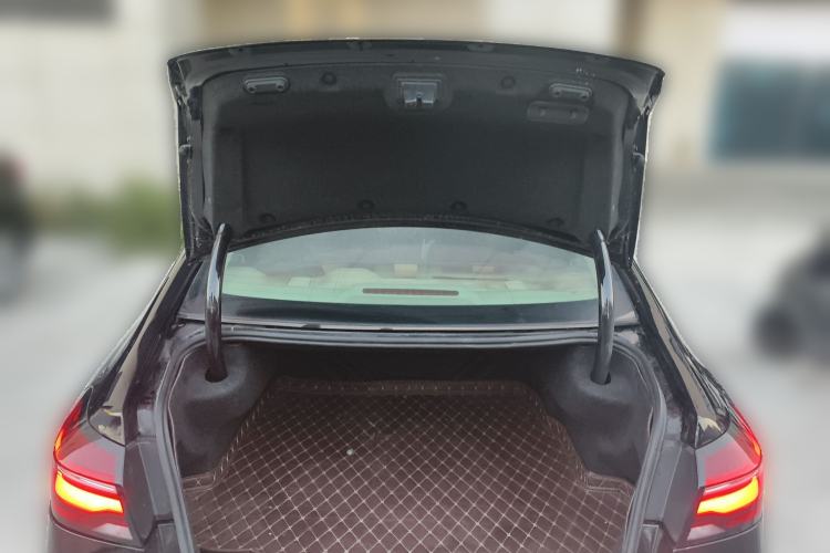 Used Roewe e950 2016 1.4T Luxury Edition Trunk