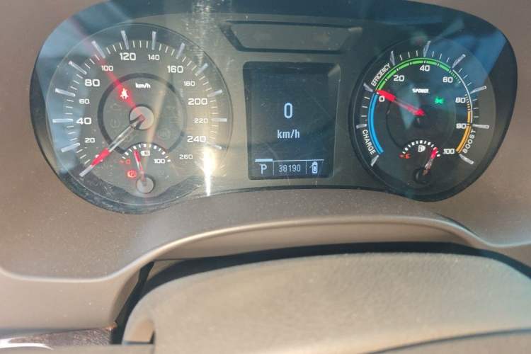 Used Roewe e950 2016 1.4T Luxury Edition Odometer Close Up
