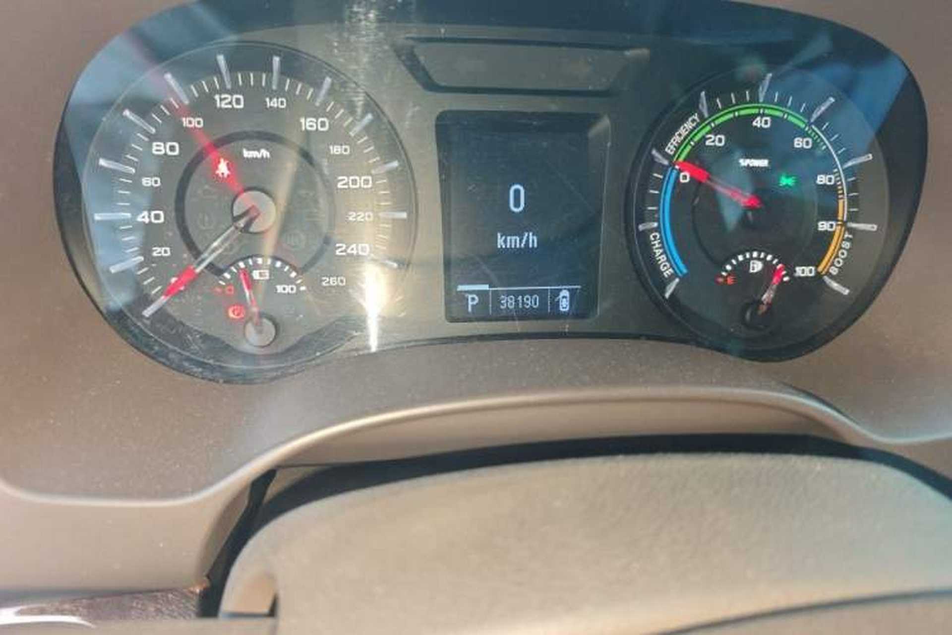 Used Roewe e950 2016 1.4T Luxury Edition Odometer Close Up