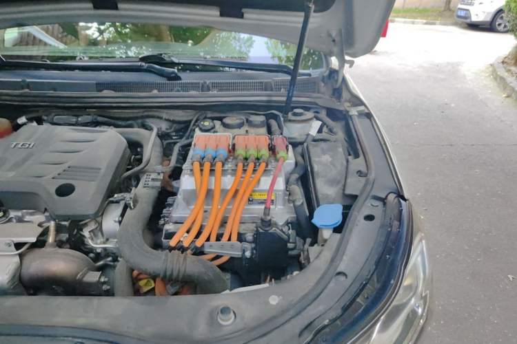 Used Roewe e950 2016 1.4T Luxury Edition Engine Bay Left