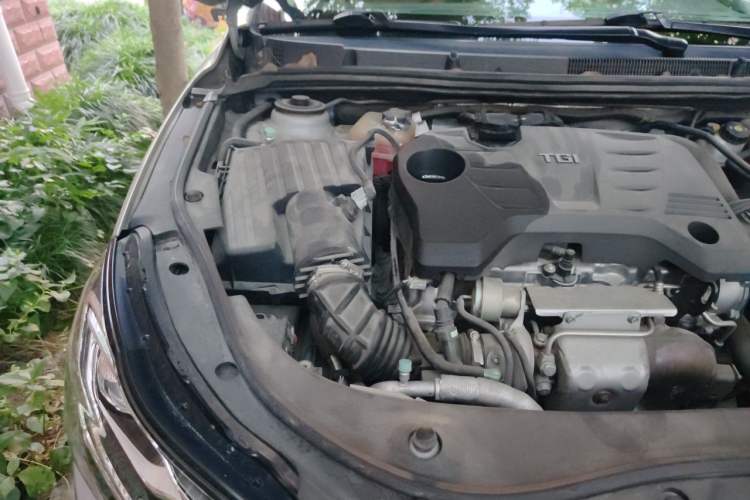 Used Roewe e950 2016 1.4T Luxury Edition Engine Bay Right
