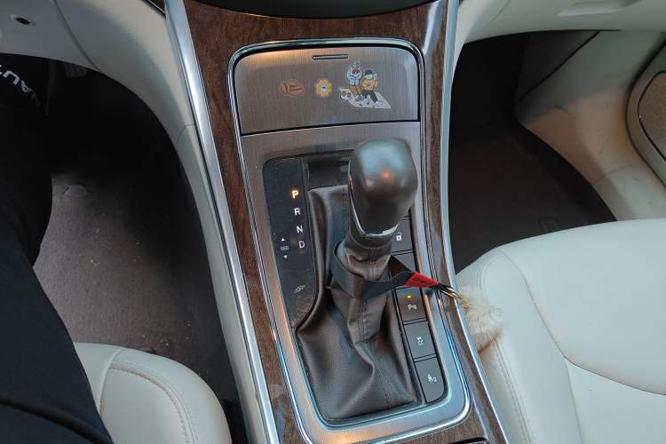 Used Roewe e950 2016 1.4T Luxury Edition Gear Lever