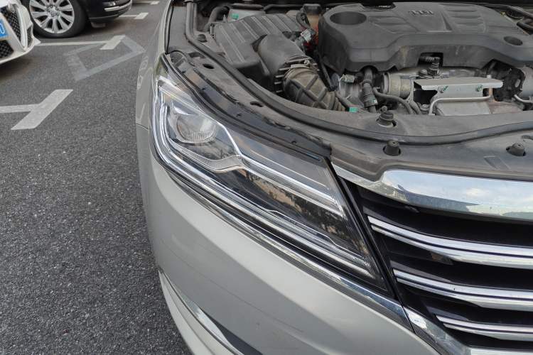Used Roewe e950 2016 1.4T Luxury Edition Right Front Headlight