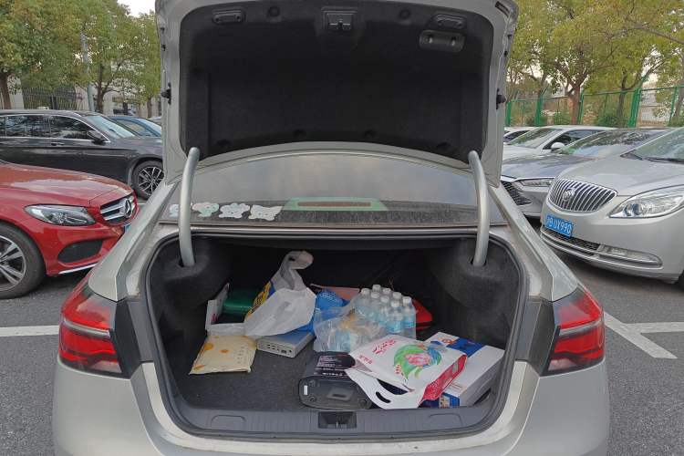 Used Roewe e950 2016 1.4T Luxury Edition Trunk