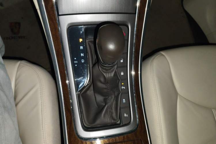 Used Roewe e950 2016 1.4T Luxury Edition Gear Lever