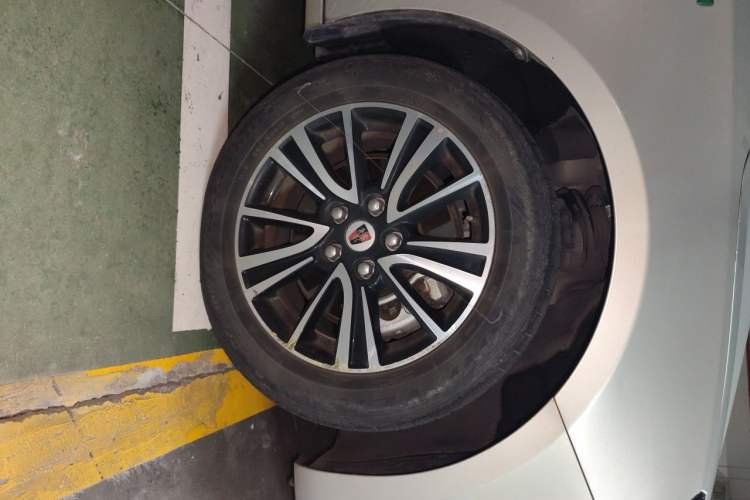 Used Roewe e950 2016 1.4T Luxury Edition Right Front Wheel Hub