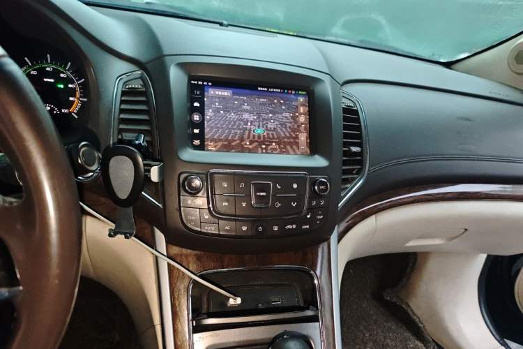 Used Roewe e950 2017 50T Hybrid Connected Executive Edition Audio And AC Panel