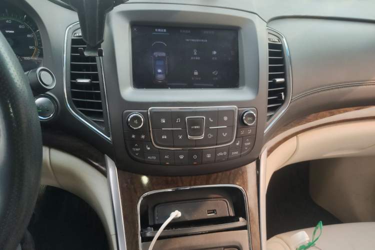 Used Roewe e950 2017 50T Hybrid Connected Executive Edition Audio And AC Panel