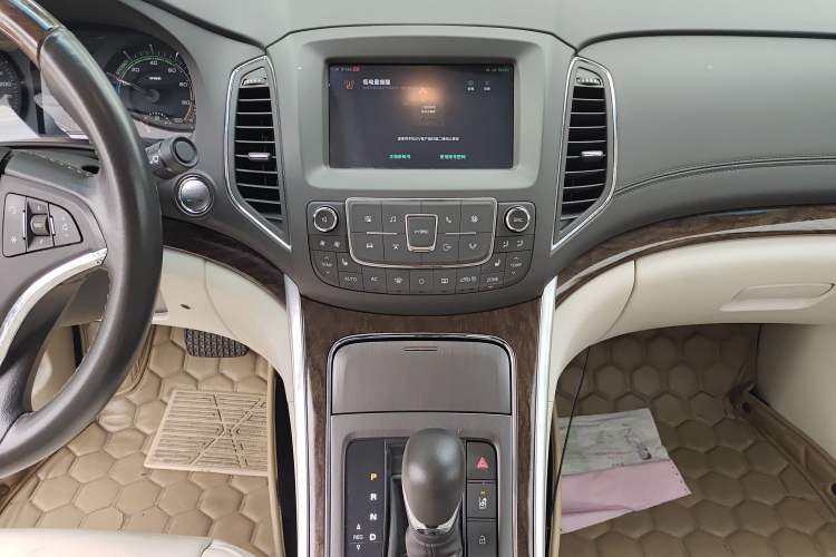 Used Roewe e950 2017 50T Hybrid Connected Executive Edition Audio And AC Panel