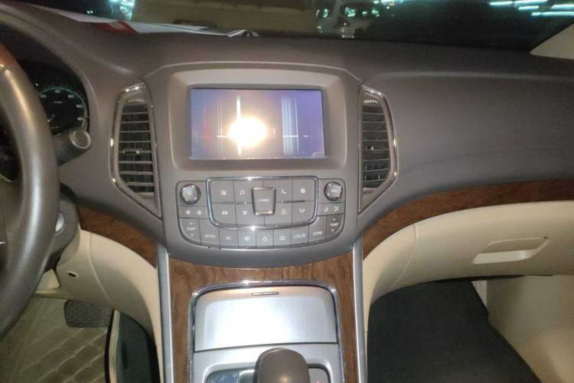 Used Roewe e950 2017 50T Hybrid Connected Executive Edition Audio And AC Panel