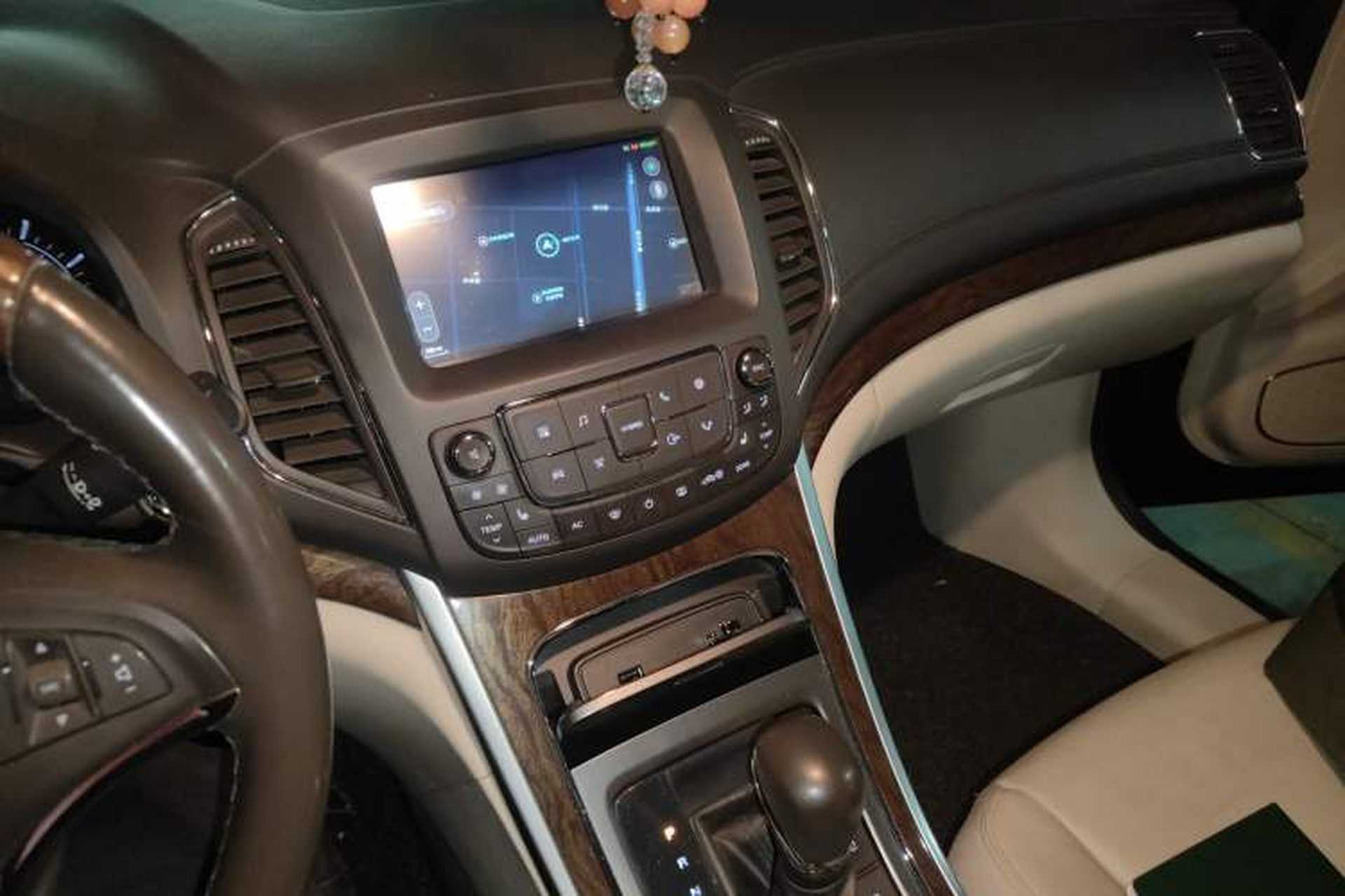 Used Roewe e950 2017 50T Hybrid Connected Executive Edition Audio And AC Panel