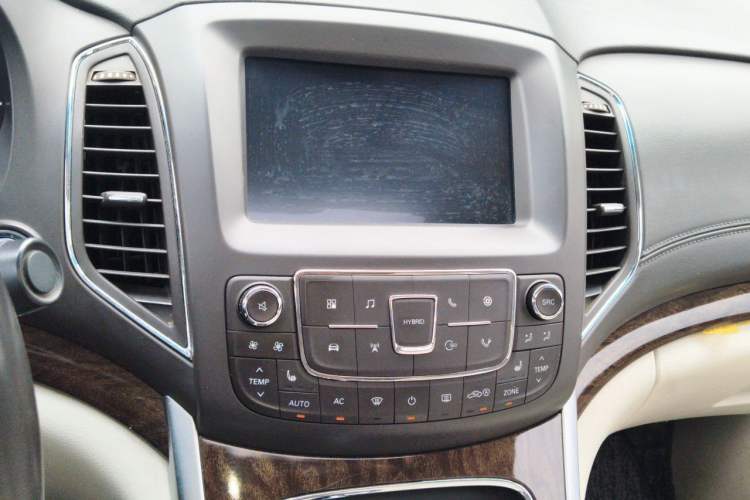 Used Roewe e950 2017 50T Hybrid Connected Executive Edition Audio And AC Panel
