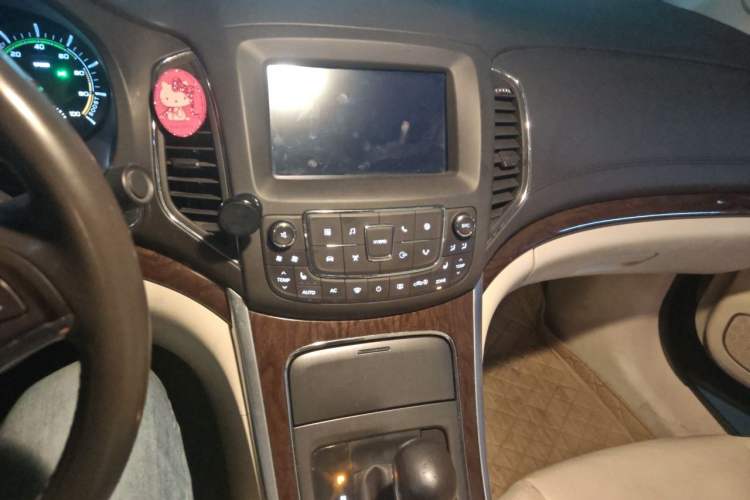 Used Roewe e950 2017 50T Hybrid Connected Executive Edition Audio And AC Panel