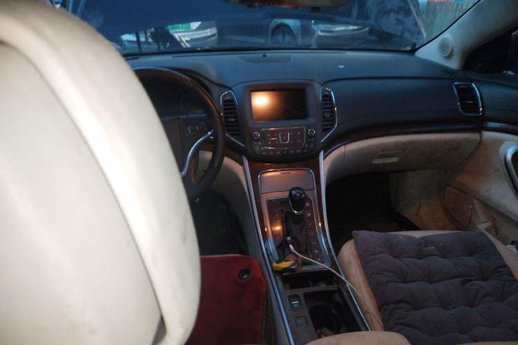 Used Roewe e950 2017 50T Hybrid Connected Executive Edition Center Console