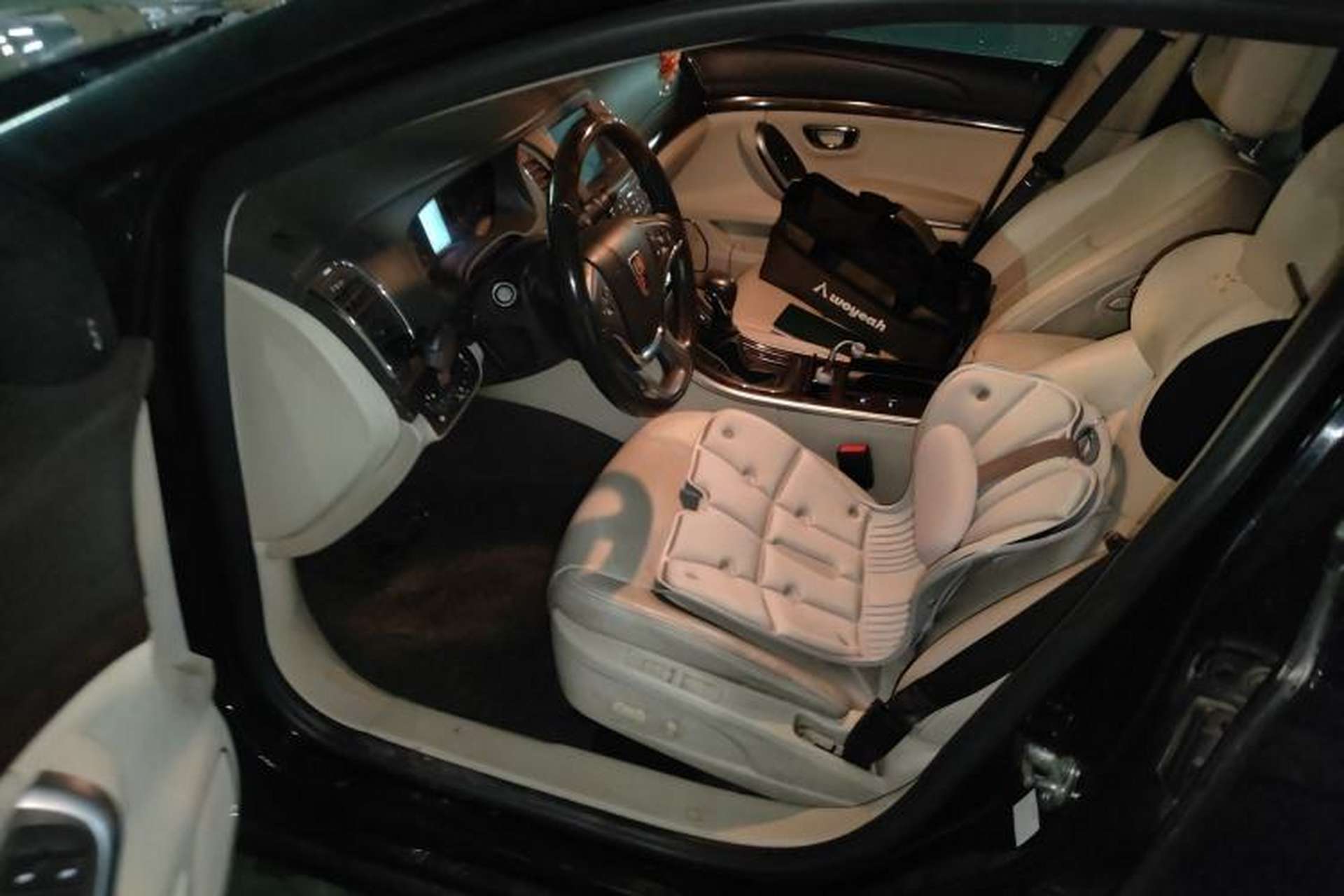 Used Roewe e950 2017 50T Hybrid Connected Executive Edition Driver Seat