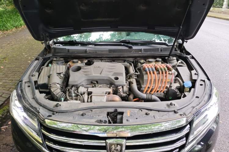 Used Roewe e950 2017 50T Hybrid Connected Executive Edition Engine Bay