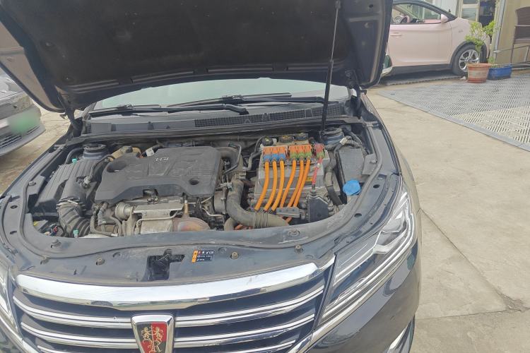 Used Roewe e950 2017 50T Hybrid Connected Executive Edition Engine Bay Left