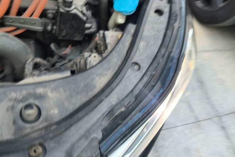 Used Roewe e950 2017 50T Hybrid Connected Executive Edition Engine Bay Left