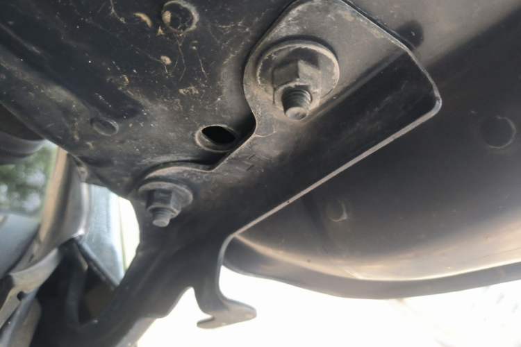 Used Roewe e950 2017 50T Hybrid Connected Executive Edition Engine Bay Left