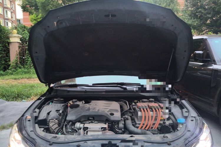Used Roewe e950 2017 50T Hybrid Connected Executive Edition Engine Bay