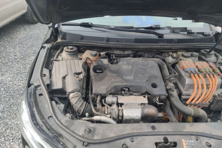 Used Roewe e950 2017 50T Hybrid Connected Executive Edition Engine Bay Right