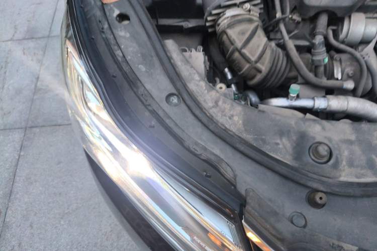 Used Roewe e950 2017 50T Hybrid Connected Executive Edition Engine Bay Right