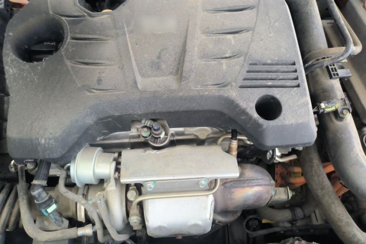 Used Roewe e950 2017 50T Hybrid Connected Executive Edition Engine Bay