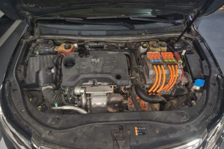 Used Roewe e950 2017 50T Hybrid Connected Executive Edition Engine Bay