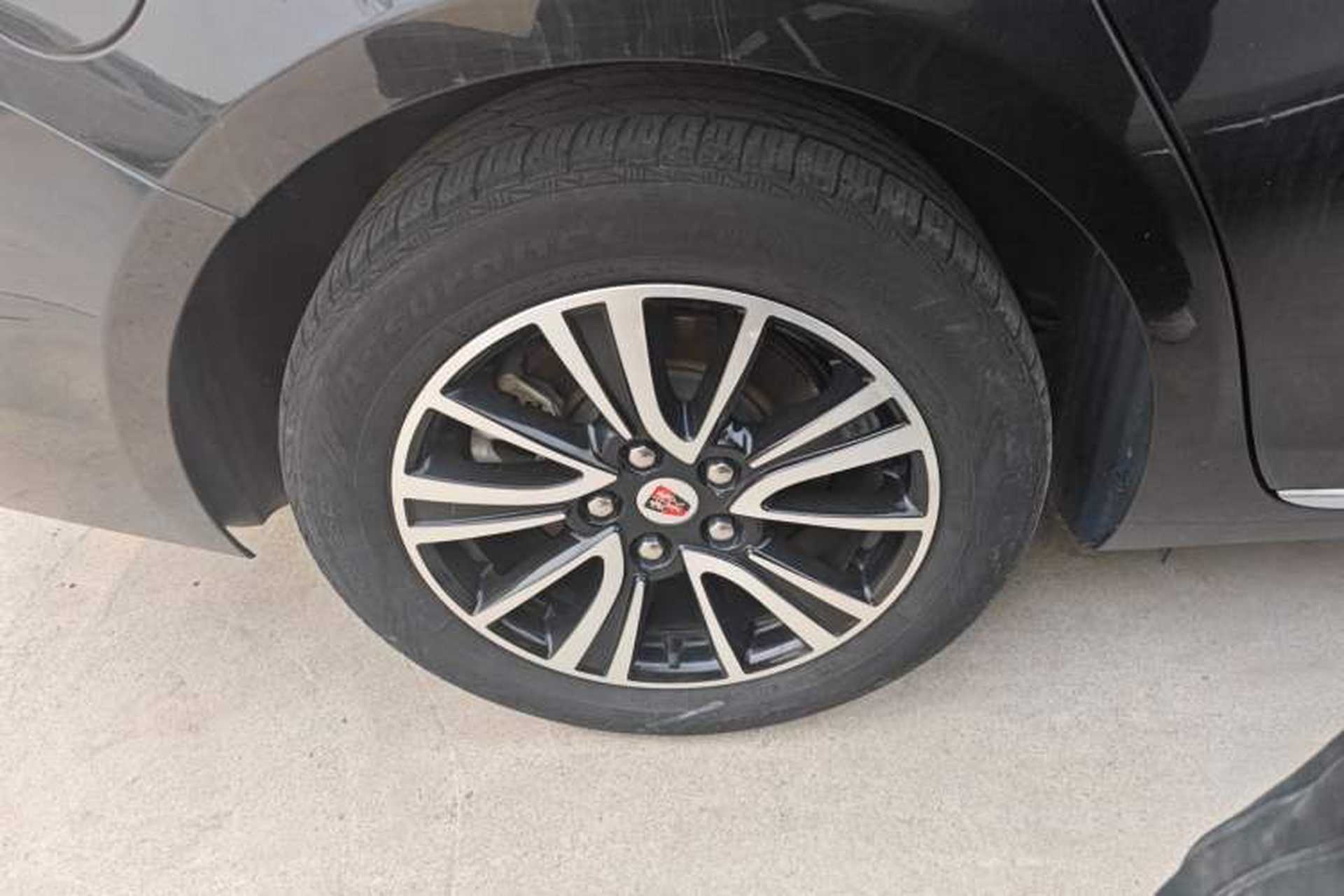 Used Roewe e950 2017 50T Hybrid Connected Executive Edition Exterior 2