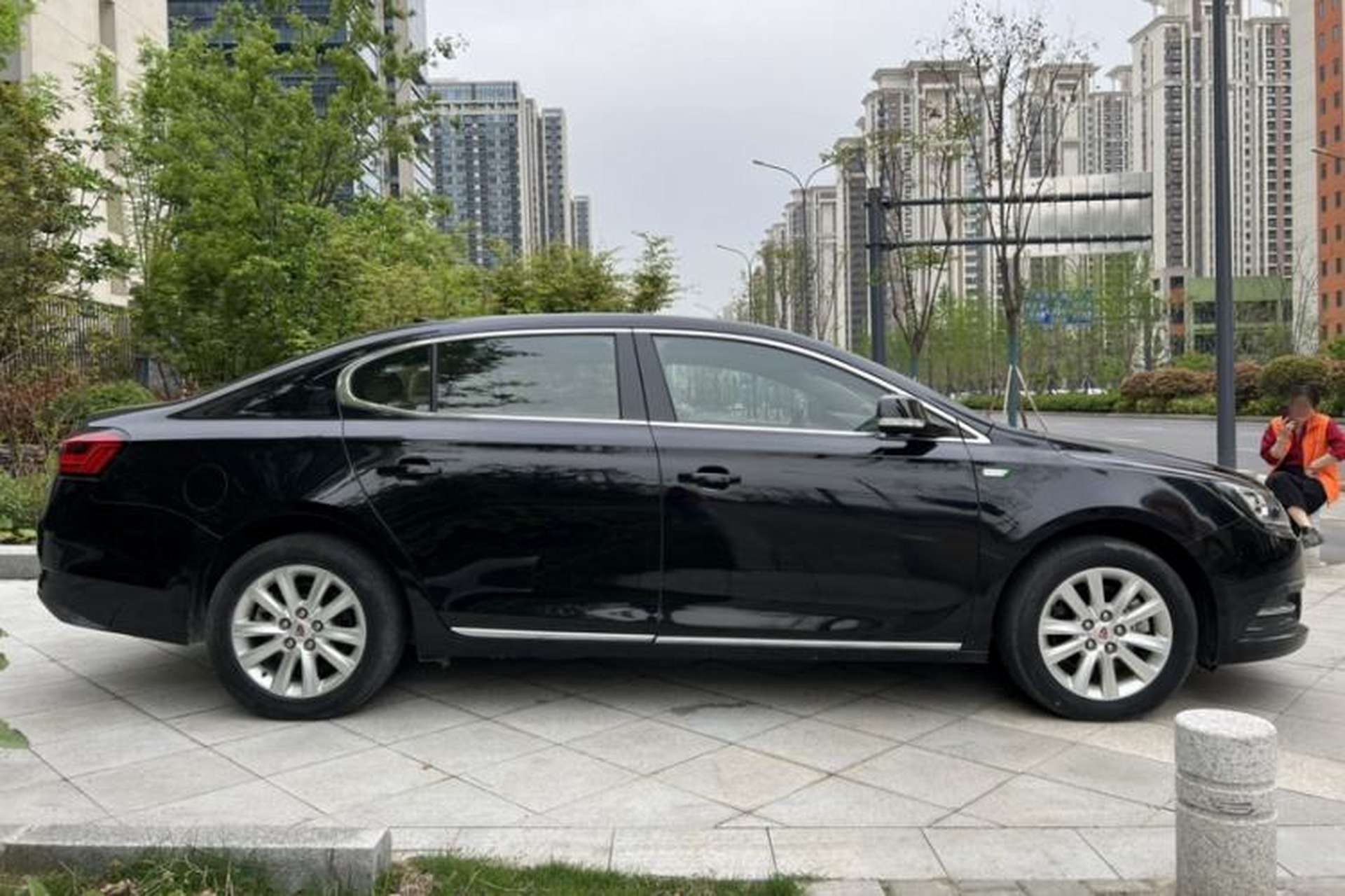 Used Roewe e950 2017 50T Hybrid Connected Executive Edition Exterior 4
