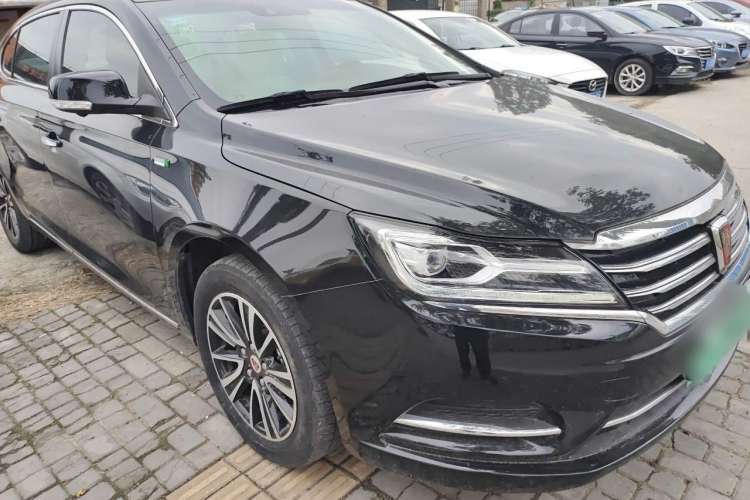 Used Roewe e950 2017 50T Hybrid Connected Executive Edition Front Right 45 Deg