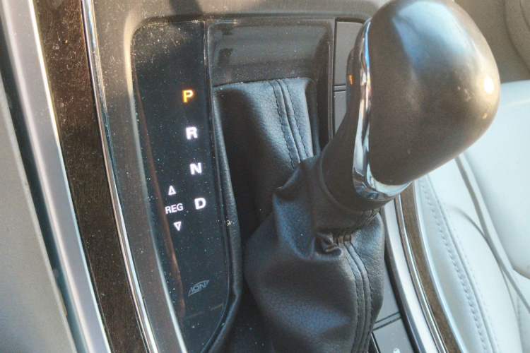 Used Roewe e950 2017 50T Hybrid Connected Executive Edition Gear Lever