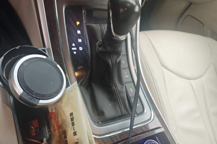 Used Roewe e950 2017 50T Hybrid Connected Executive Edition Gear Lever