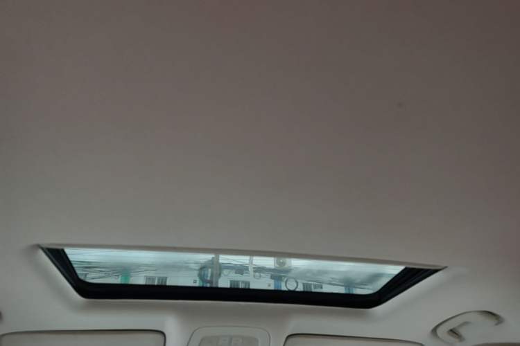 Used Roewe e950 2017 50T Hybrid Connected Executive Edition Headliner