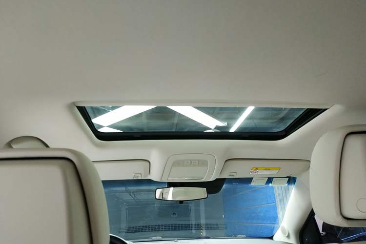 Used Roewe e950 2017 50T Hybrid Connected Executive Edition Headliner